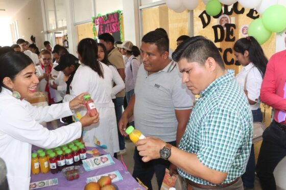 FERIA DE DERIVADOS DE LA CARRERA DE INGENIERÍA AGROINDUSTRIAL
